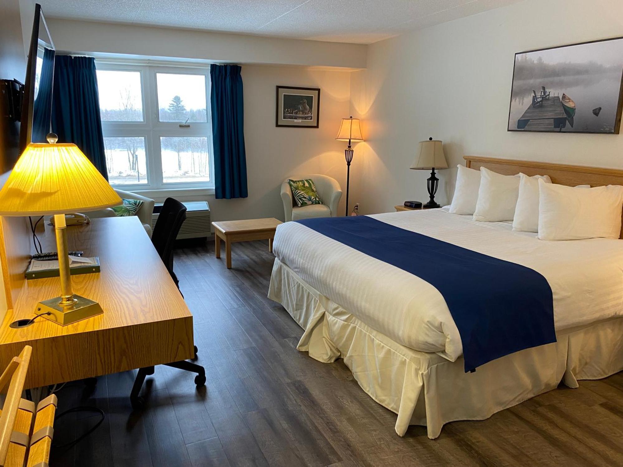 Chateau Logue Hotel Maniwaki Екстериор снимка
